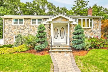 Extravagant Randolph Retreat W/ Private Pool!