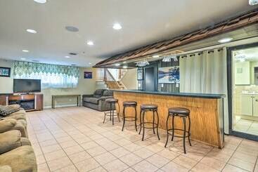 Extravagant Randolph Retreat W/ Private Pool!