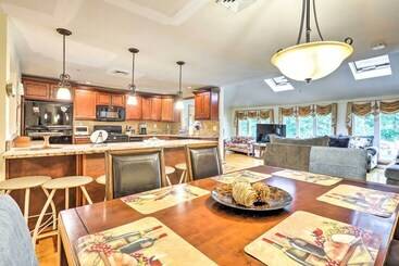 Extravagant Randolph Retreat W/ Private Pool!