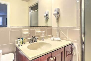Extravagant Randolph Retreat W/ Private Pool!