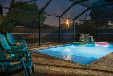 Family Friendly Tampa House With Private Pool!