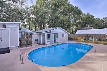 Fern Park House W/ Pool: New Patio & Fire Pit!
