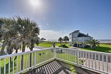 1 Block To Beach: Family Getaway In Galveston!