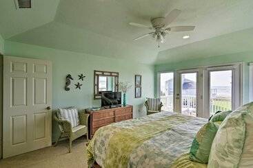1 Block To Beach: Family Getaway In Galveston!