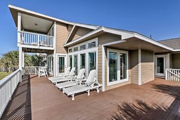 1 Block To Beach: Family Getaway In Galveston!
