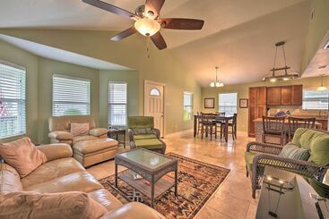 1/4 Mi To Beach: Canal View Home In Galveston!