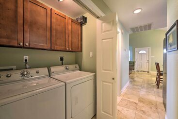 1/4 Mi To Beach: Canal View Home In Galveston!