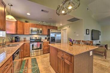 1/4 Mi To Beach: Canal View Home In Galveston!