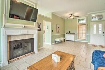 Casa Rural Gorgeous Hutto Home W/ Hot Tub, Pool, & Fire Pit!