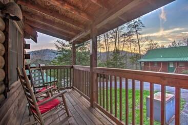 Pigeon Forge Cabin W/ Hot Tub & Mountain Views!