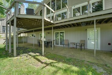 Lakefront Home W/ Fishing Dock & Fire Table!