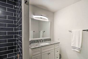 Large Home W/ Patio & Yard, 2 Mi To Downtown