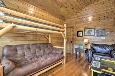 Rustic Pigeon Forge Cabin W/ Hot Tub: Near Town!