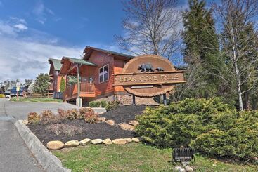 Rustic Pigeon Forge Cabin W/ Hot Tub: Near Town!
