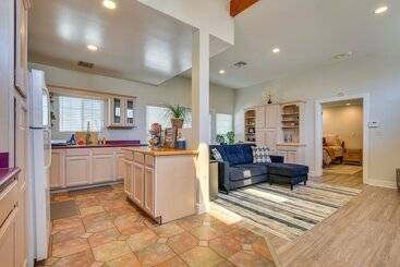 Luxe Pasadena Casita W/ Fireplace & Grill