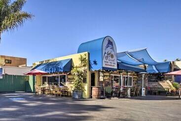 Coastal Carlsbad Home: 1 Mi To Beach & Downtown