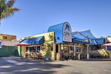 Coastal Carlsbad Home: 1 Mi To Beach & Downtown