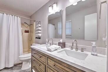 Modern Fayetteville Home < 1 Mi To U Of A!