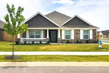 Fayetteville Home: Near University & Biking Trails