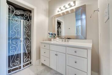 کلبه Modern Home < 1 Mi To Dwtn San Antonio & Riverwalk
