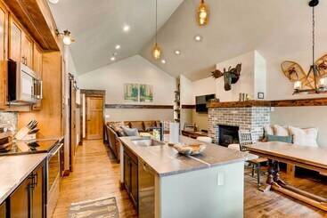 بيت ريفى Dog Friendly Cabin In The Heart Of Grand Lake!