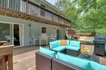 קוטג'' Pet Friendly Pocono Lake Oasis W/ Game Room!