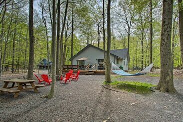 コテージ Pocono Paradise W/ Game Room: Walk To Locust Lake!