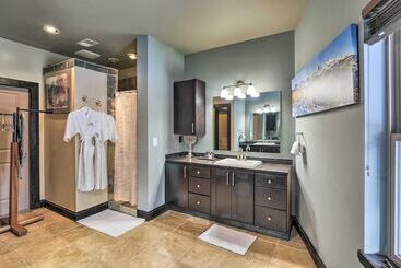 Hot Tub & Mtn Views Pristine Breckenridge Home!