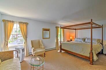 Walk To Dining: Downtown Lenox Guest House!