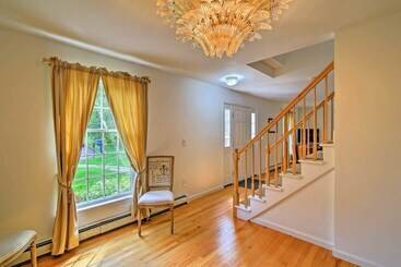Walk To Dining: Downtown Lenox Guest House!