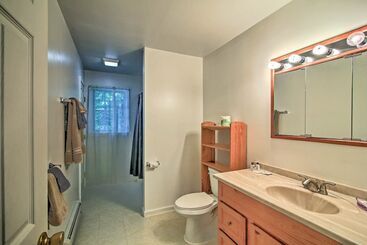 Walk To Dining: Downtown Lenox Guest House!