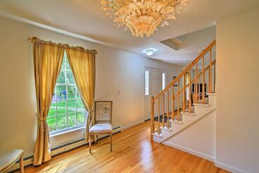 Walk To Dining: Downtown Lenox Guest House!