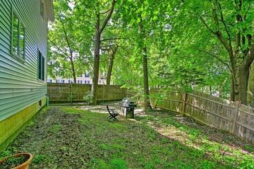 Walk To Dining: Downtown Lenox Guest House!