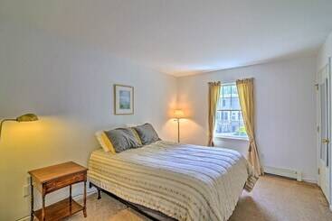 Walk To Dining: Downtown Lenox Guest House!