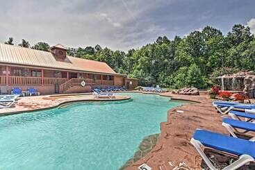 קוטג'' Mtn View Cabin W/ Hot Tub In Sevierville!