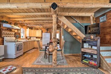 Сельский дом Snowshoe Cabin  W/ Gas Grill: Fish & Hike!