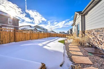 10 Mi To Dia: Spacious Aurora House W/ Yard!