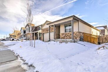 10 Mi To Dia: Spacious Aurora House W/ Yard!
