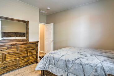 10 Mi To Dia: Spacious Aurora House W/ Yard!