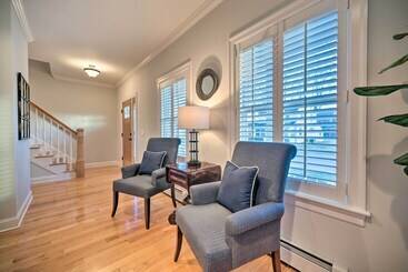 Stunning House W/ Deck, Game Room & Home Gym!