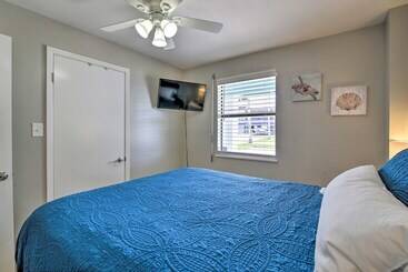 Beach Home W/ Pool & Hot Tub < 1 Block To Beach!