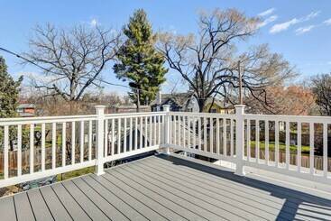 Updated Baltimore Home 8 Mi To Downtown!
