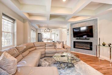 Updated Baltimore Home 8 Mi To Downtown!