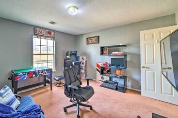 Upscale Home W/ Views & Game Room!