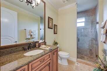 Upscale Marco Island Home W/ Pool, 1 Mi To Beach