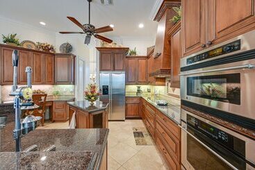 Upscale Marco Island Home W/ Pool, 1 Mi To Beach