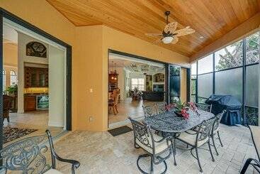 Upscale Marco Island Home W/ Pool, 1 Mi To Beach