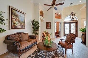Upscale Marco Island Home W/ Pool, 1 Mi To Beach
