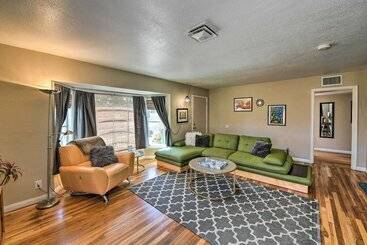 Vintage Downtown Vegas Retreat < 3 Mi To Strip!