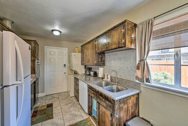 Vintage Downtown Vegas Retreat < 3 Mi To Strip!